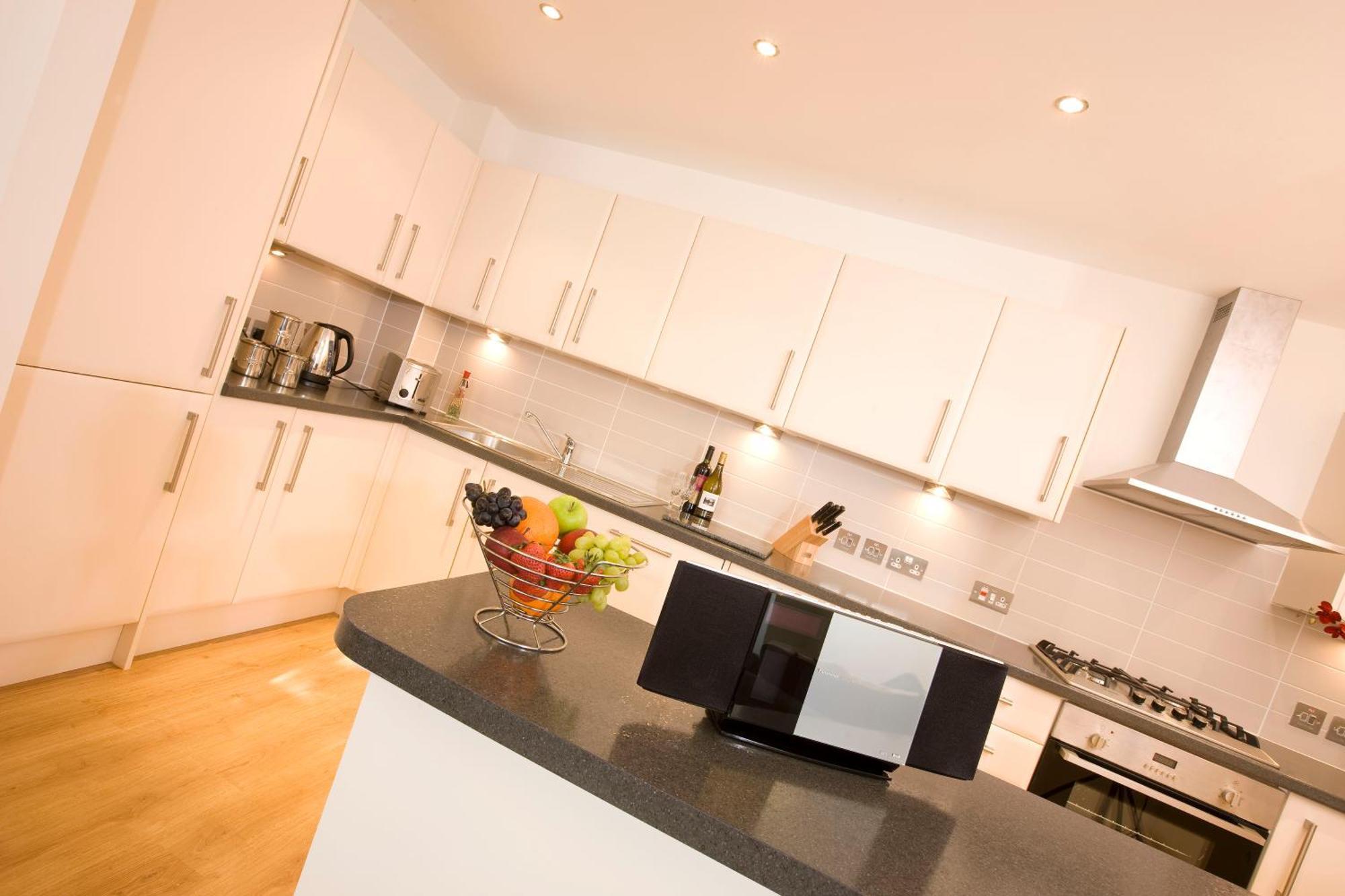 Inverness City Suites Екстер'єр фото
